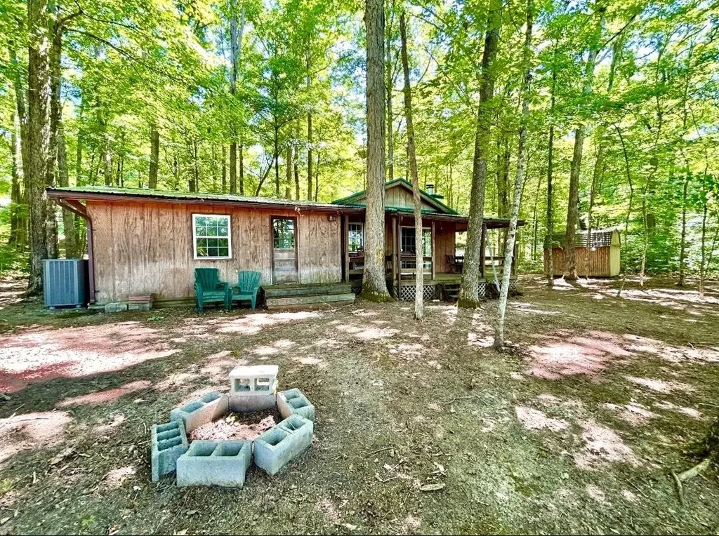 302 Lakeview Avenue Burnside KY 42519