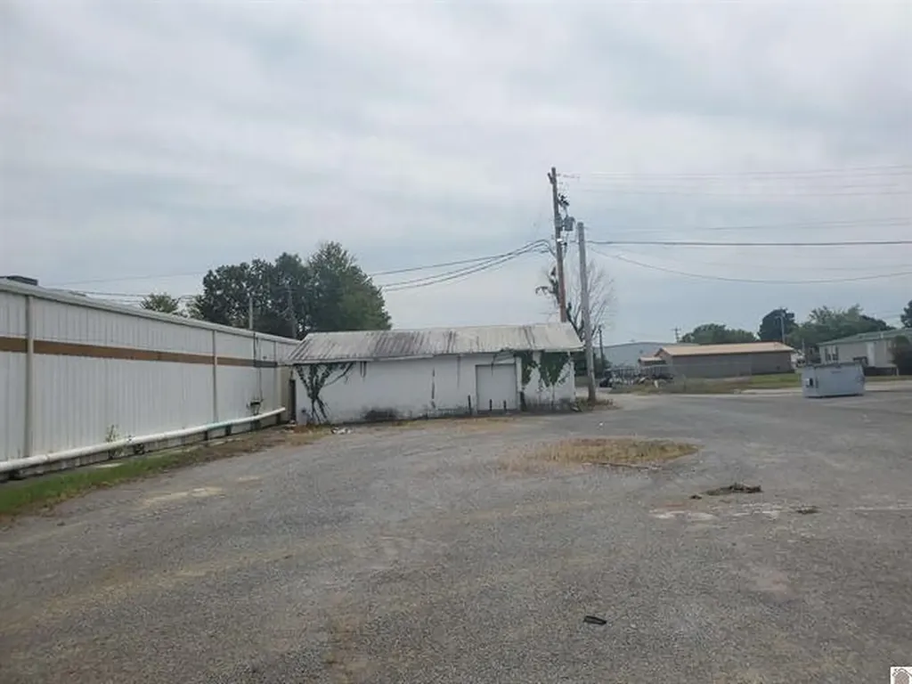 538 E Us Highway 68 Benton KY 42025