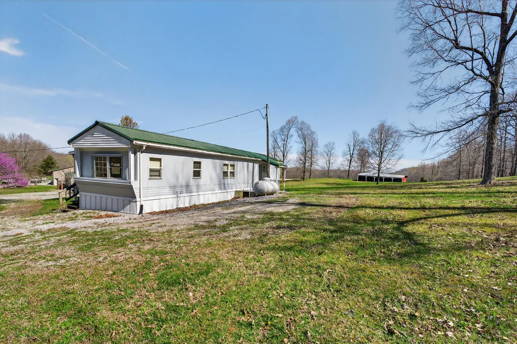 2526 Axel Creek Road Salem KY 42078