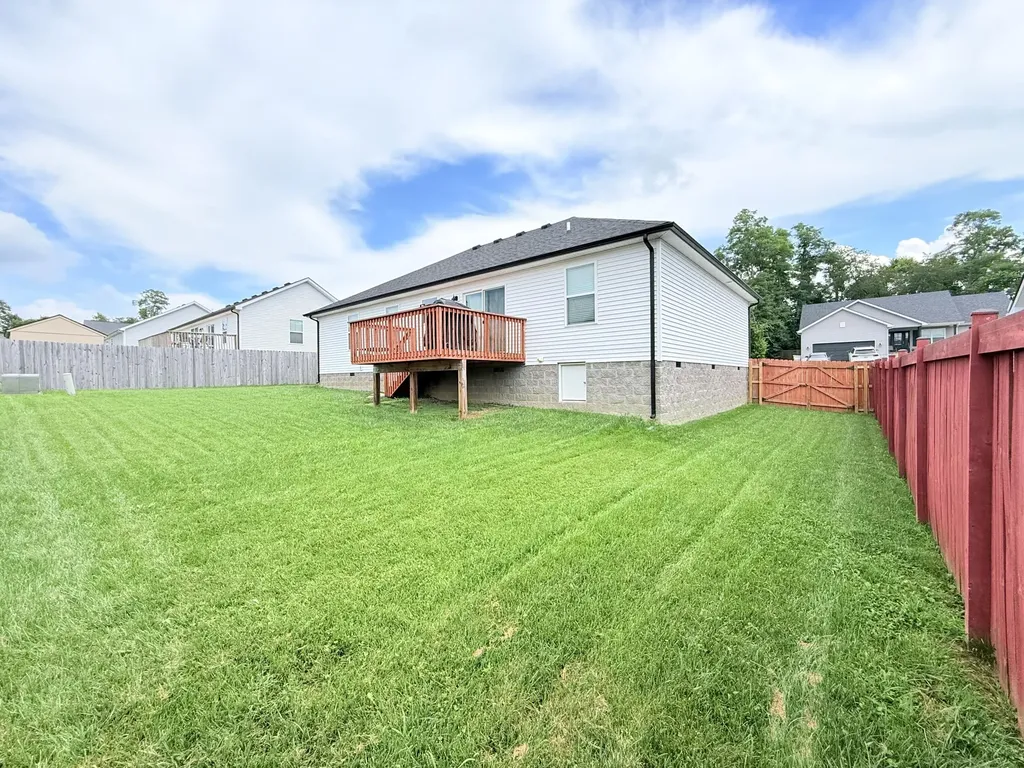 126 Elk Drive Stamping Ground KY 40379