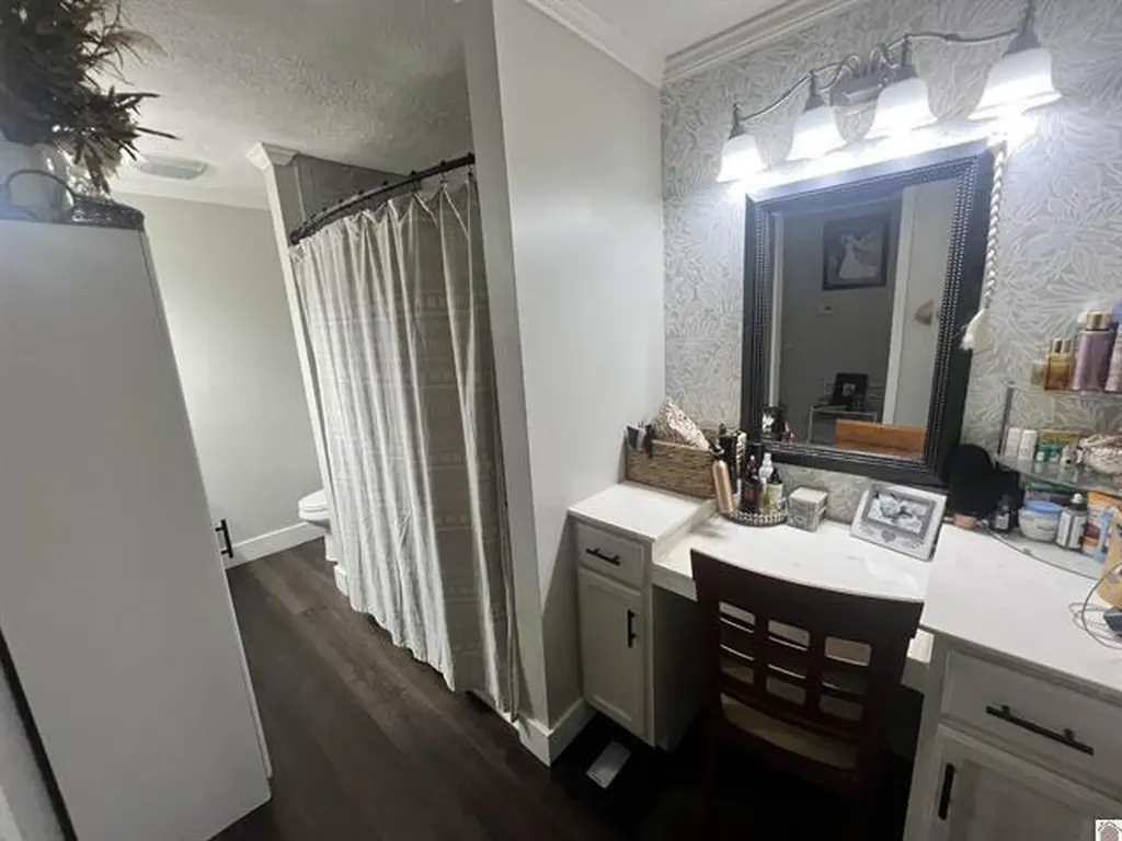 5483 Kentucky 121 Murray KY 42071