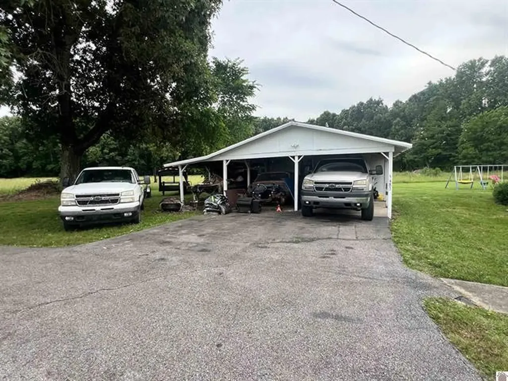 5483 Kentucky 121 Murray KY 42071