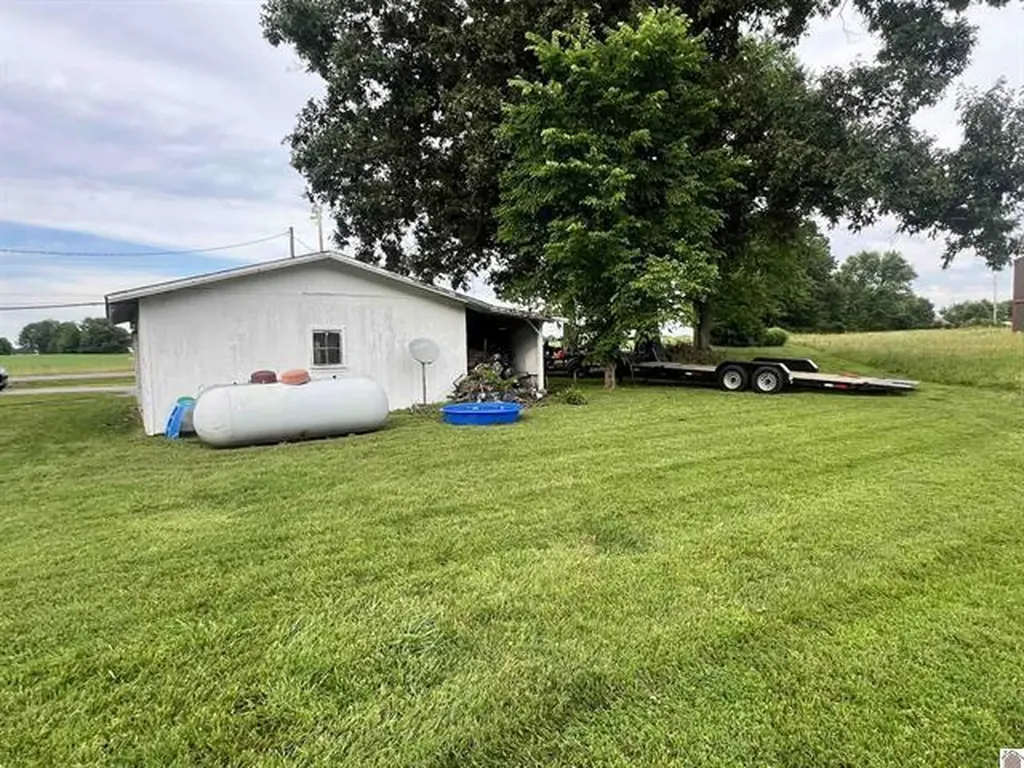 5483 Kentucky 121 Murray KY 42071