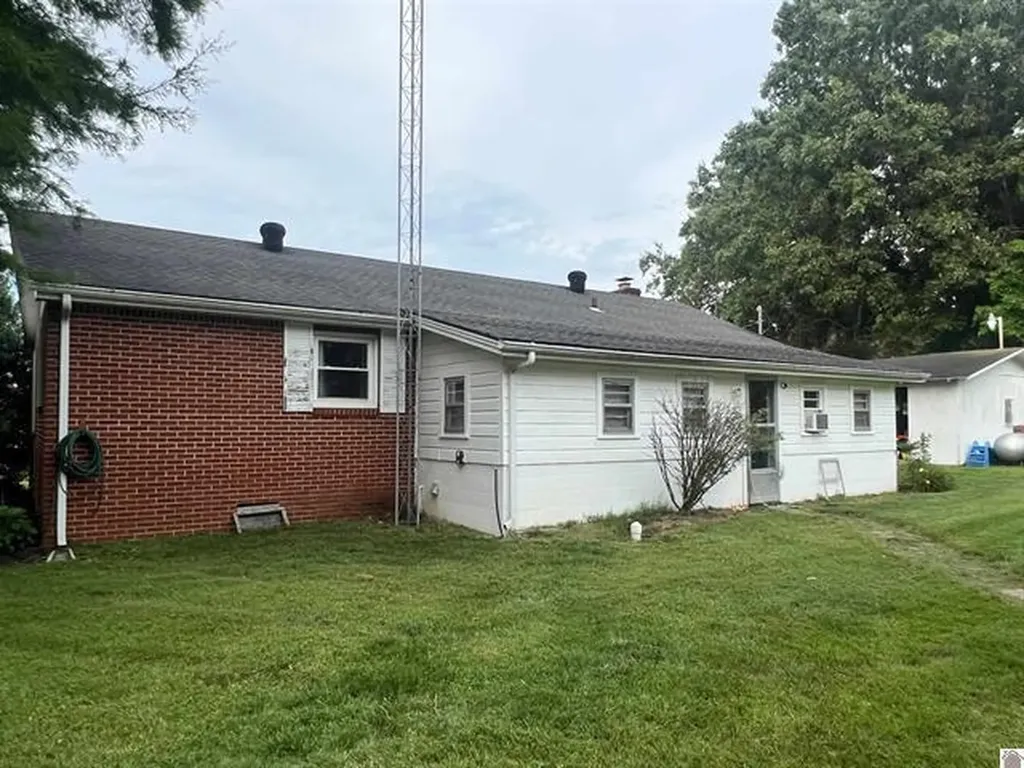 5483 Kentucky 121 Murray KY 42071
