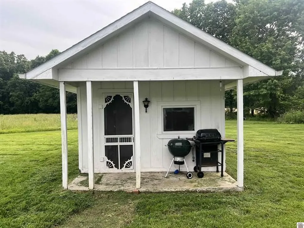 5483 Kentucky 121 Murray KY 42071