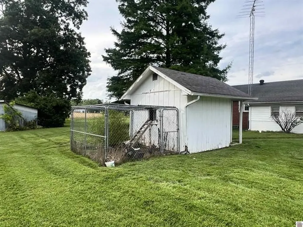 5483 Kentucky 121 Murray KY 42071