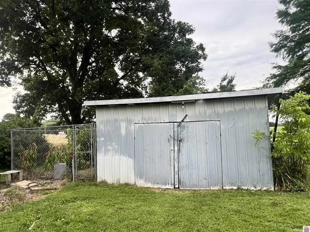 5483 Kentucky 121 Murray KY 42071