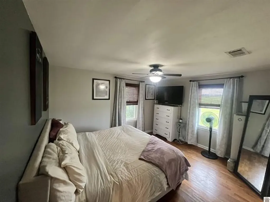 5483 Kentucky 121 Murray KY 42071