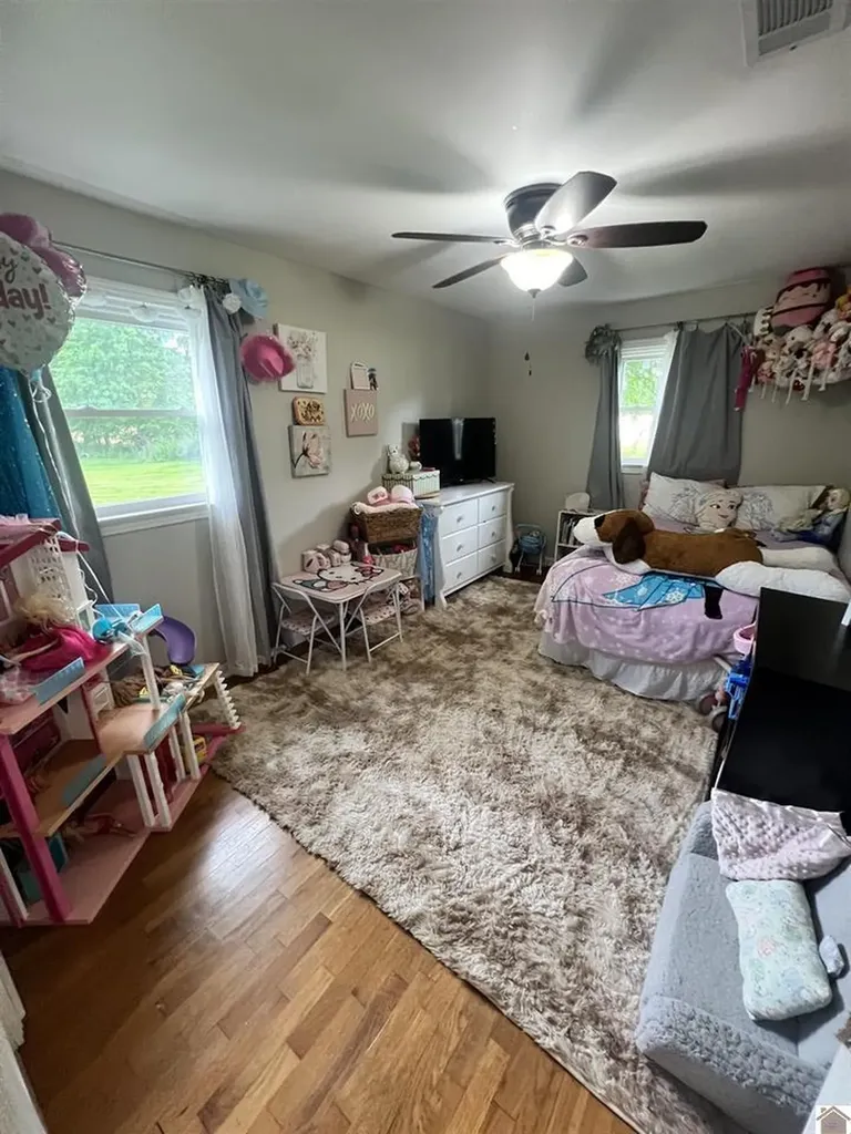 5483 Kentucky 121 Murray KY 42071
