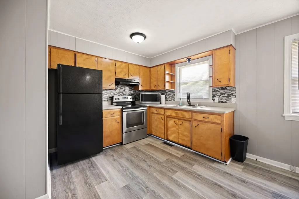 660 Highway 1383 Russell Springs KY 42642