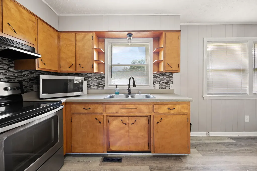 660 Highway 1383 Russell Springs KY 42642