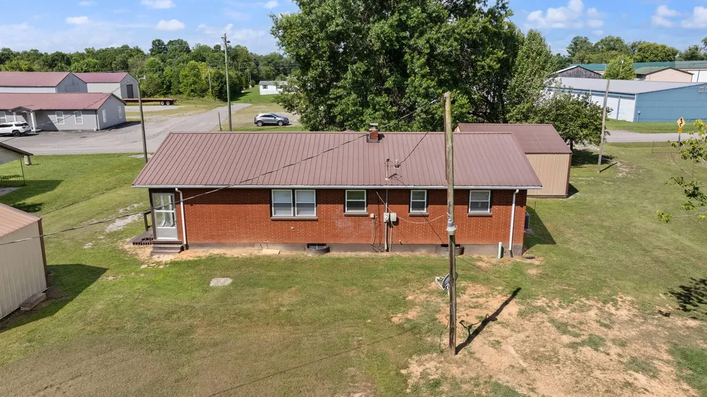 660 Highway 1383 Russell Springs KY 42642