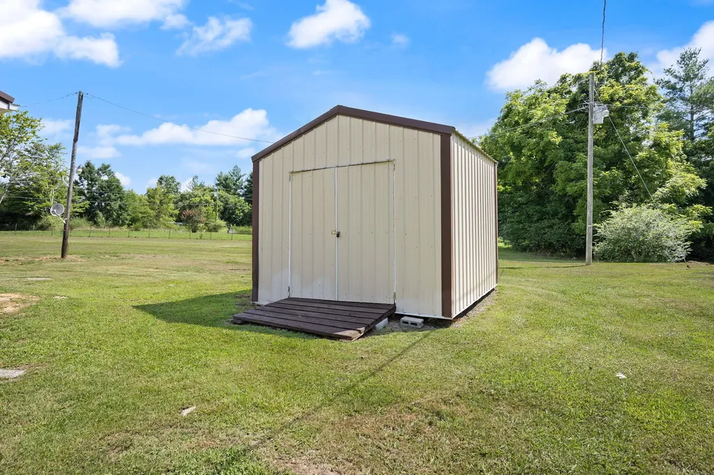 660 Highway 1383 Russell Springs KY 42642