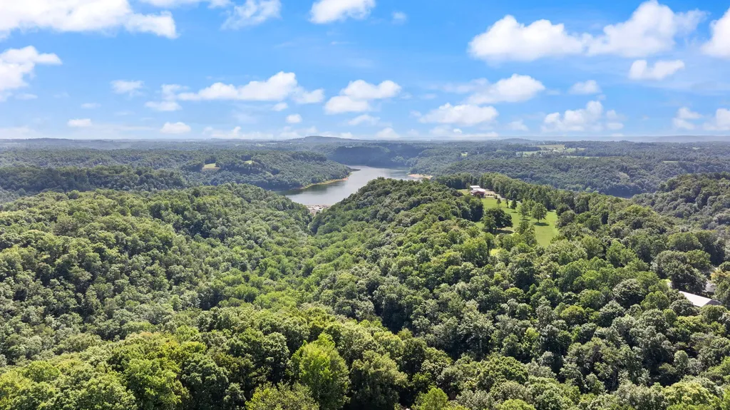 660 Highway 1383 Russell Springs KY 42642