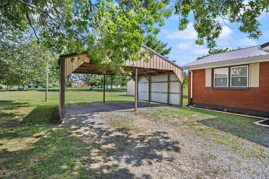 660 Highway 1383 Russell Springs KY 42642