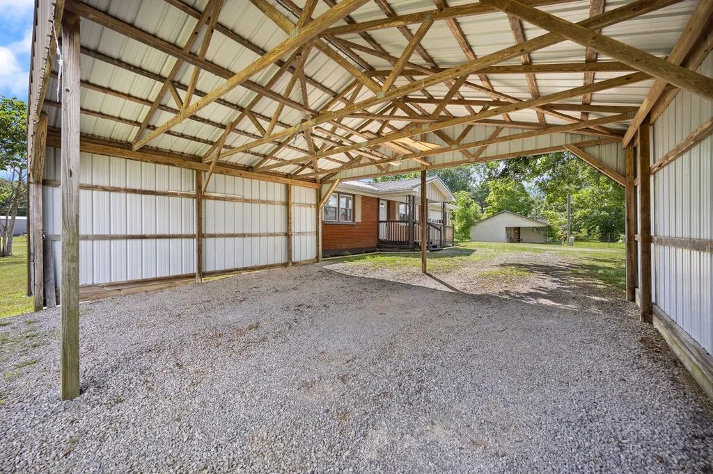 660 Highway 1383 Russell Springs KY 42642