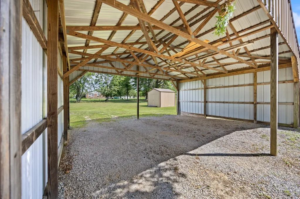 660 Highway 1383 Russell Springs KY 42642