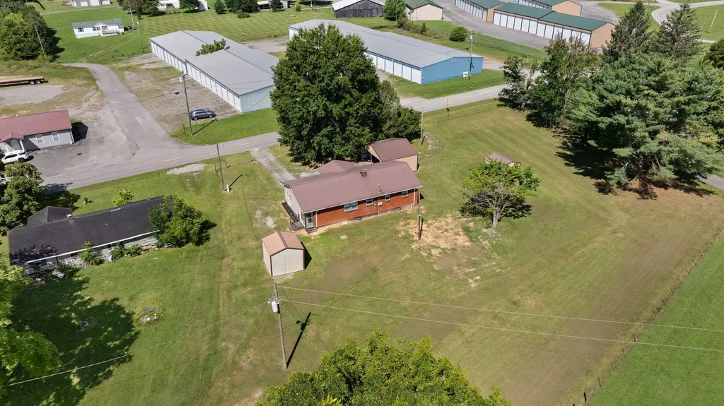 660 Highway 1383 Russell Springs KY 42642