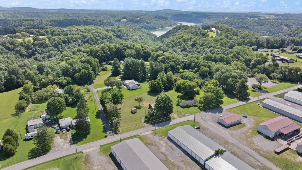 660 Highway 1383 Russell Springs KY 42642