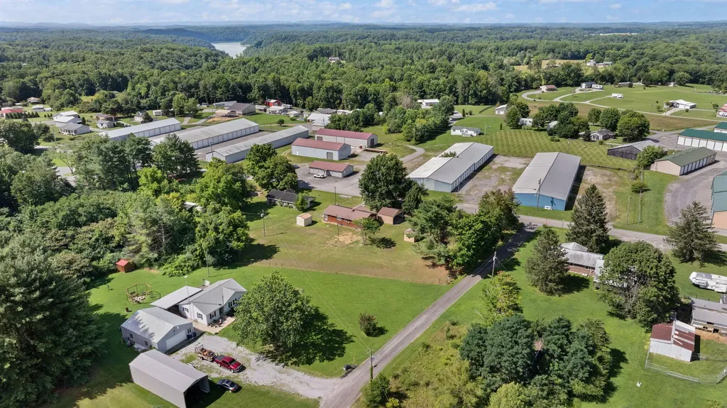 660 Highway 1383 Russell Springs KY 42642