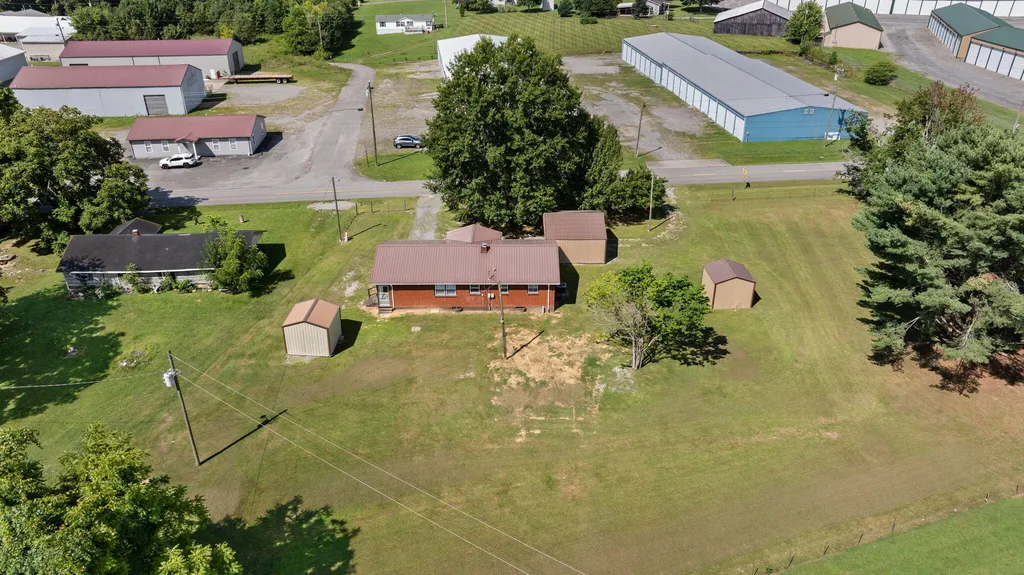 660 Highway 1383 Russell Springs KY 42642