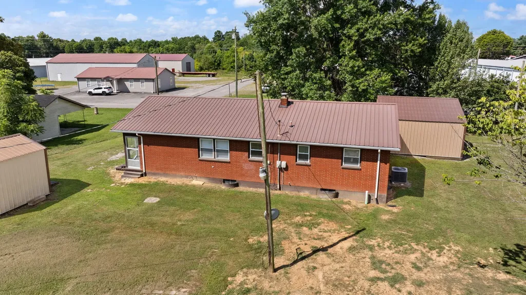 660 Highway 1383 Russell Springs KY 42642