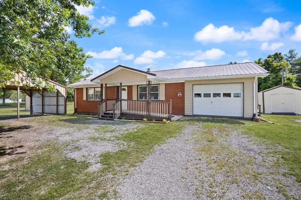 660 Highway 1383 Russell Springs KY 42642