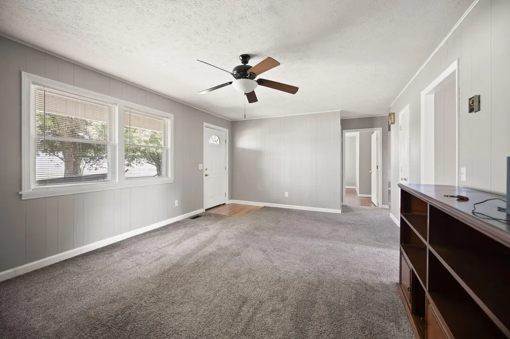 660 Highway 1383 Russell Springs KY 42642