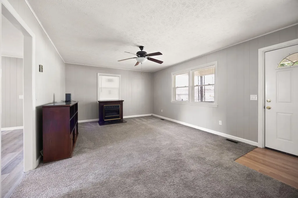 660 Highway 1383 Russell Springs KY 42642