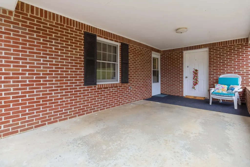 3065 Oak Hill Road Bethelridge KY 42516
