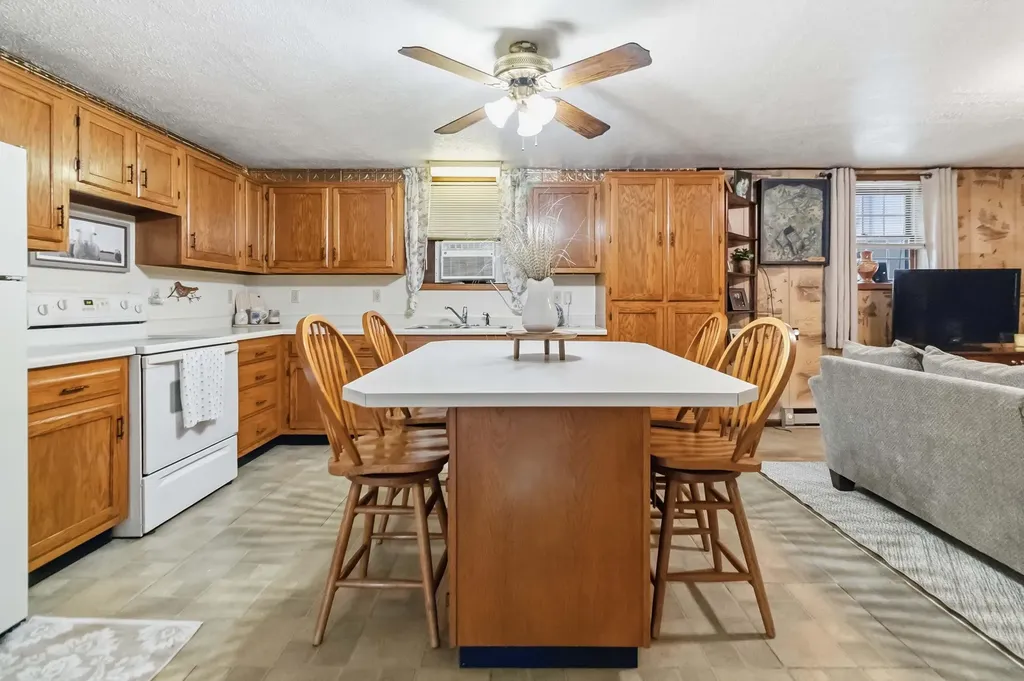 3065 Oak Hill Road Bethelridge KY 42516