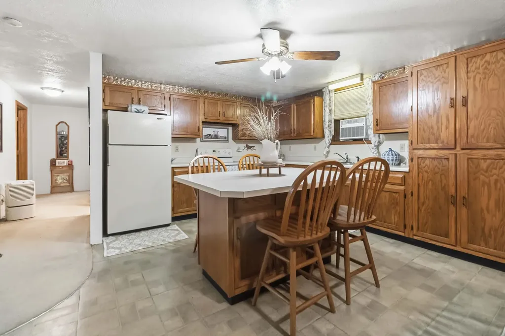 3065 Oak Hill Road Bethelridge KY 42516