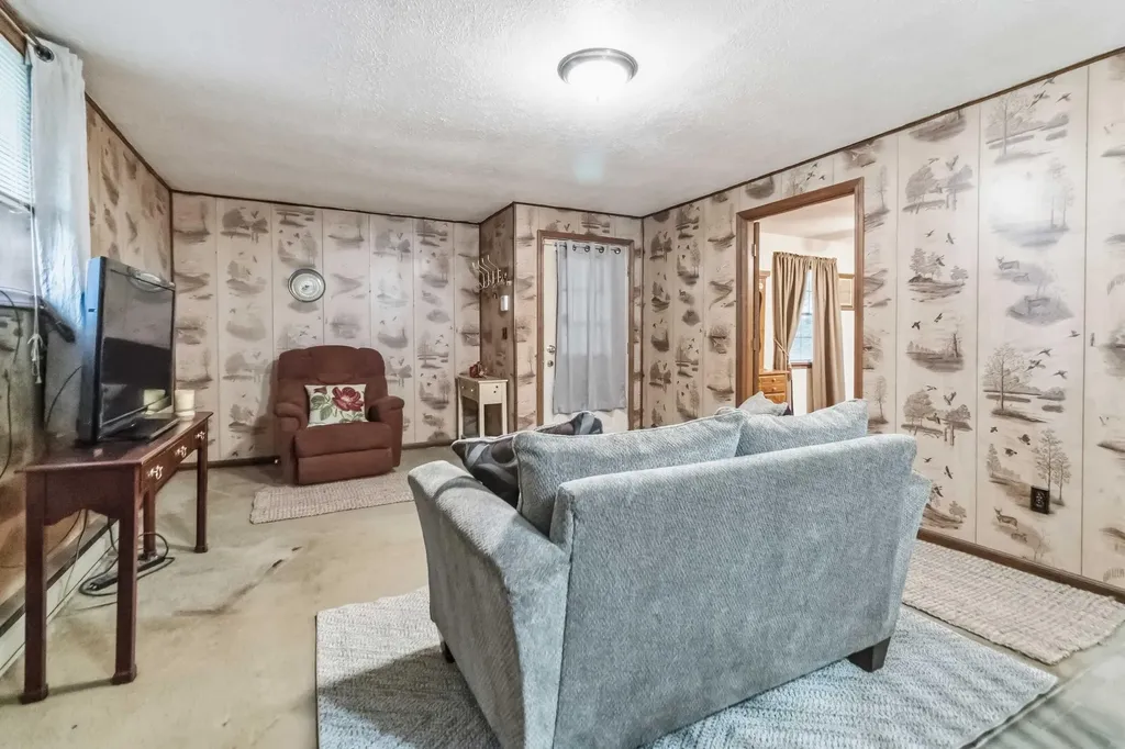 3065 Oak Hill Road Bethelridge KY 42516