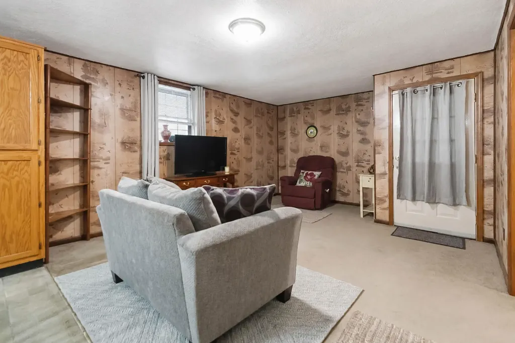 3065 Oak Hill Road Bethelridge KY 42516