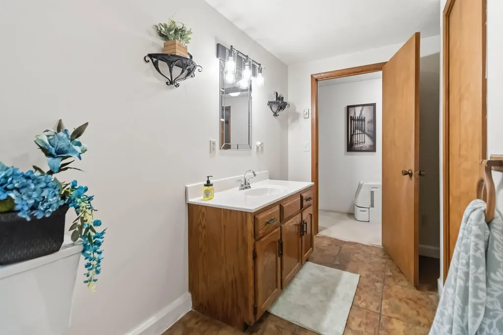 3065 Oak Hill Road Bethelridge KY 42516