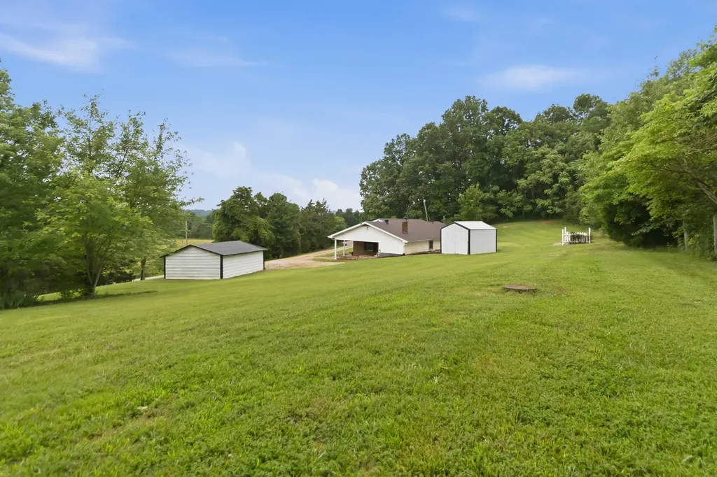 3065 Oak Hill Road Bethelridge KY 42516