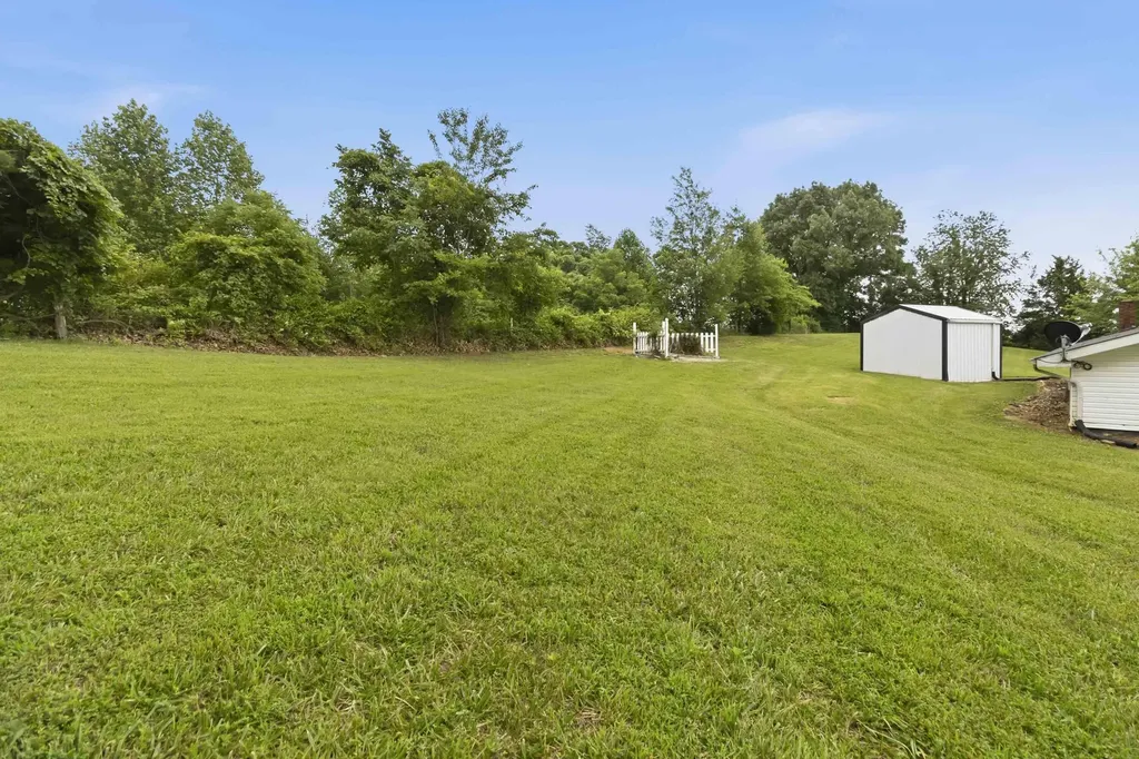 3065 Oak Hill Road Bethelridge KY 42516