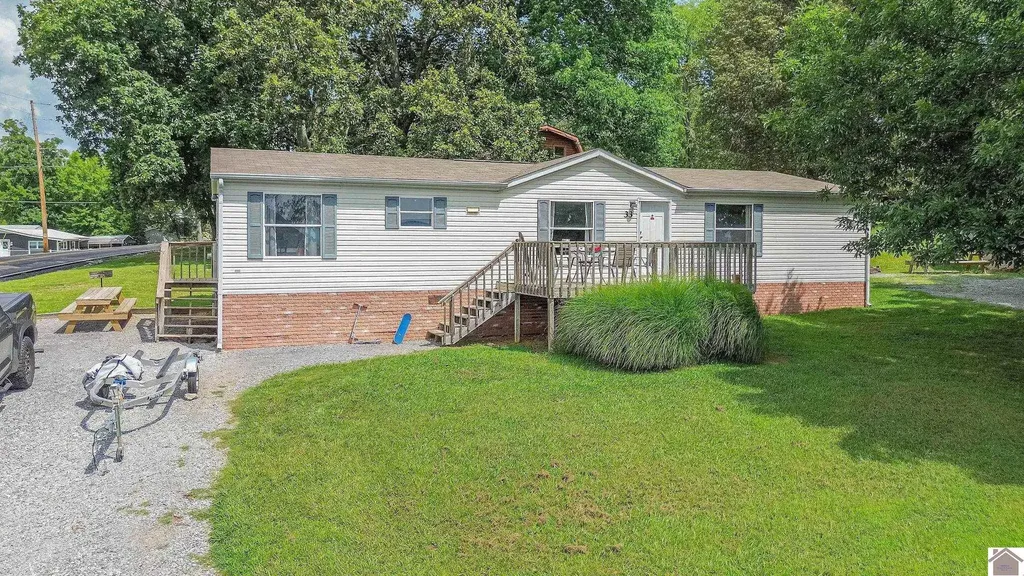 10 Captain Lane Gilbertsville KY 42044