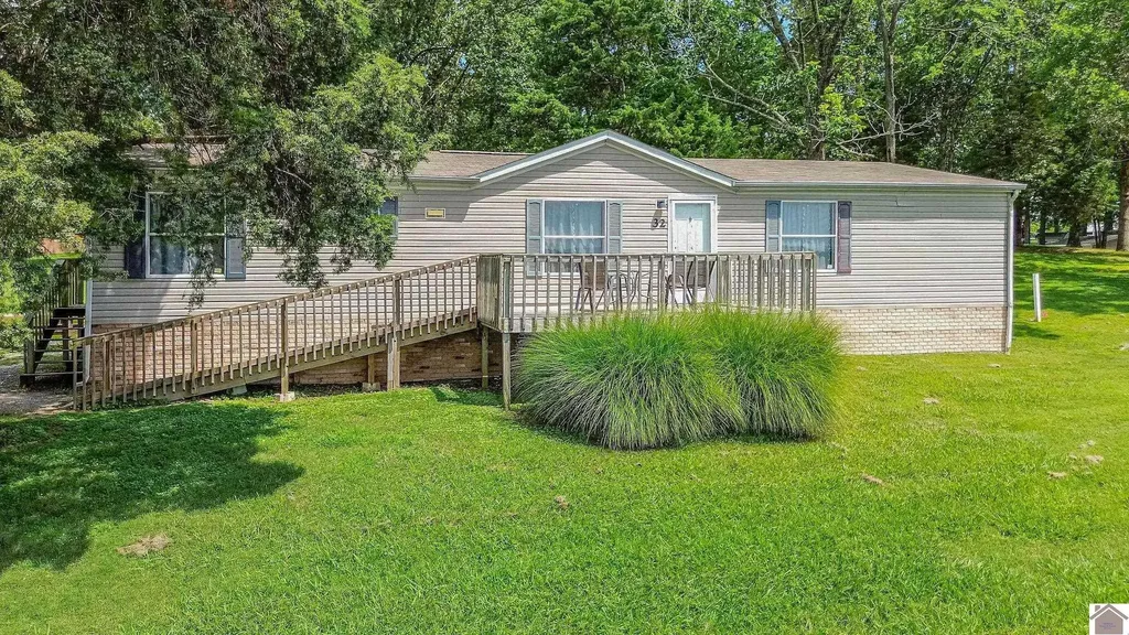 10 Captain Lane Gilbertsville KY 42044