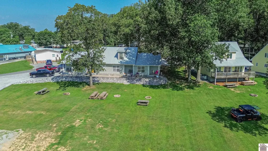 10 Captain Lane Gilbertsville KY 42044