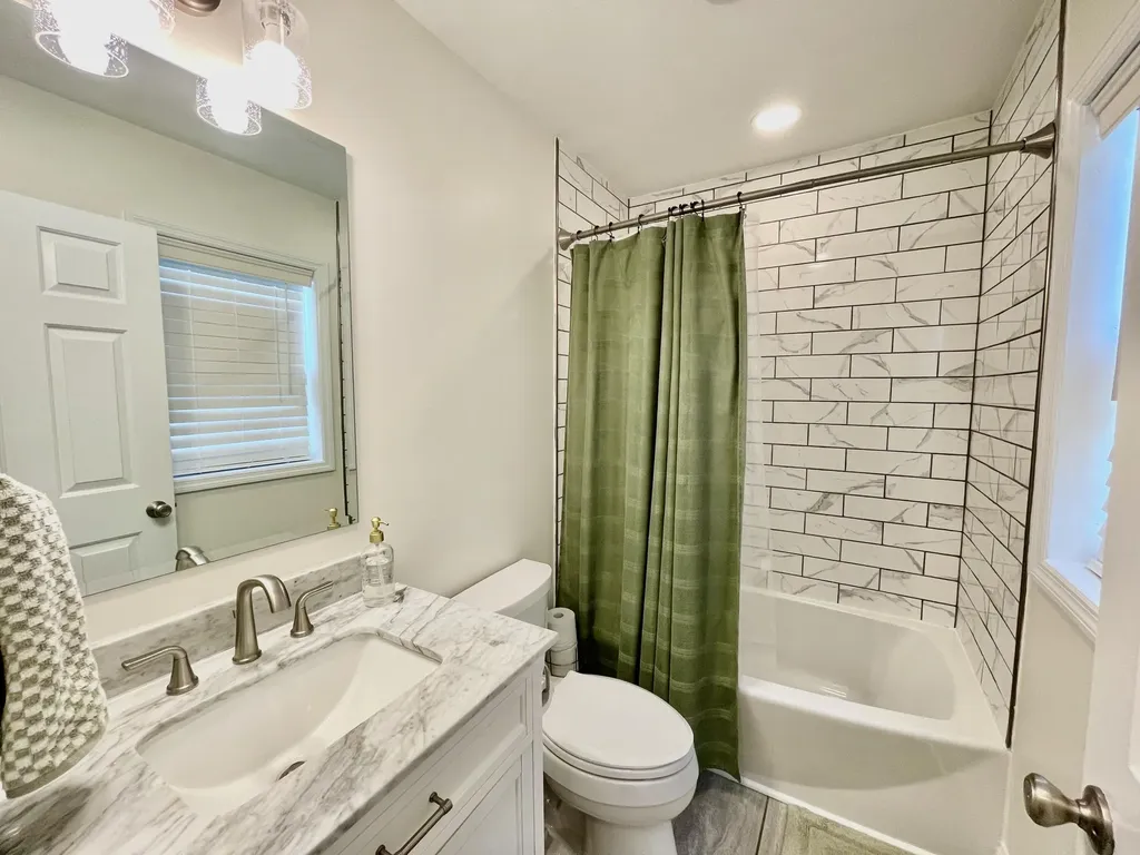 75 W Mclaughlin Avenue Madisonville KY 42431