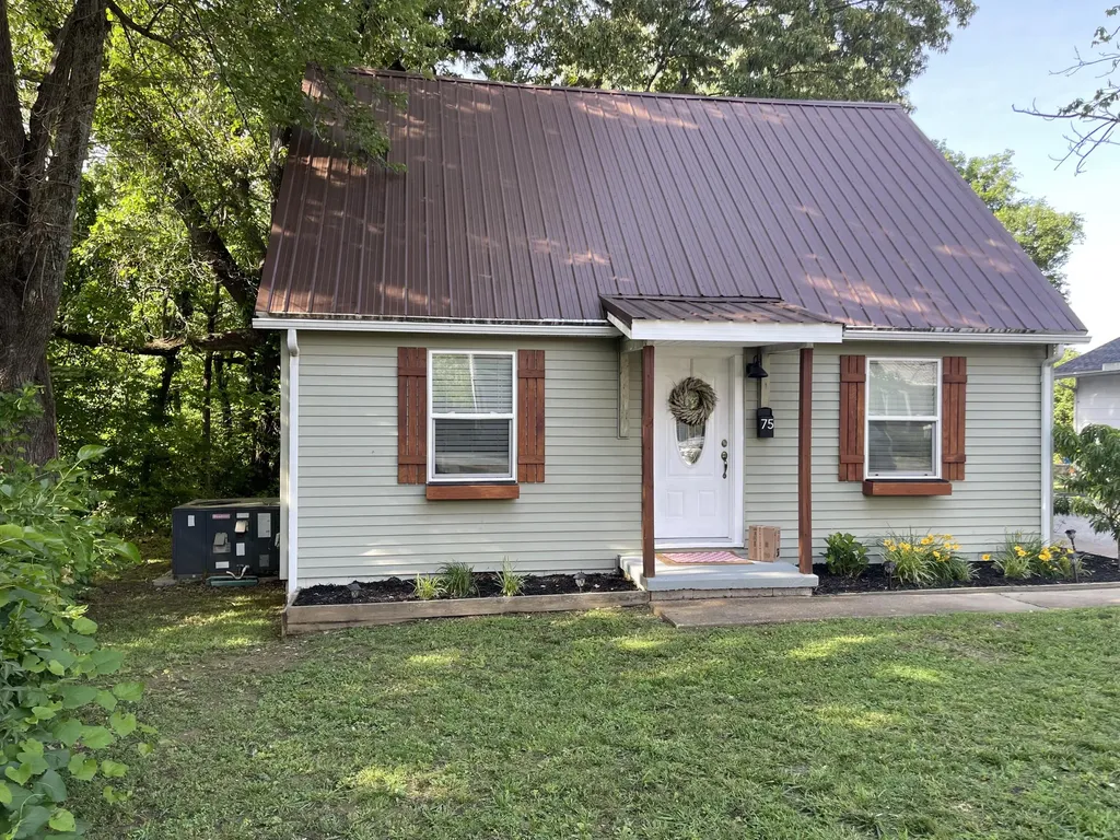 75 W Mclaughlin Avenue Madisonville KY 42431