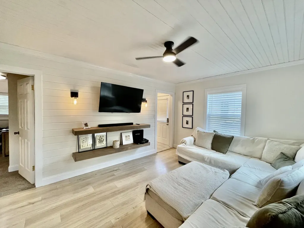75 W Mclaughlin Avenue Madisonville KY 42431