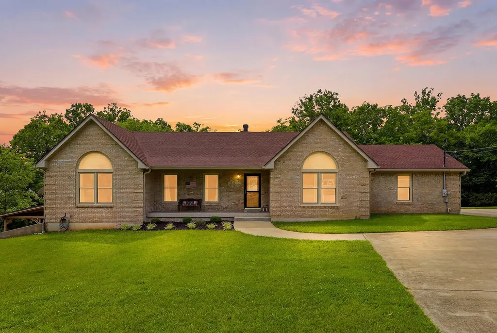 1594 Fox Creek Road Lawrenceburg KY 40342