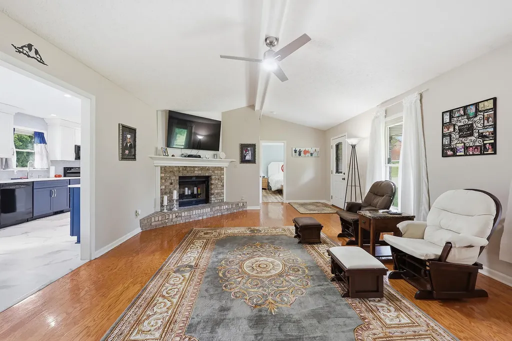 1594 Fox Creek Road Lawrenceburg KY 40342