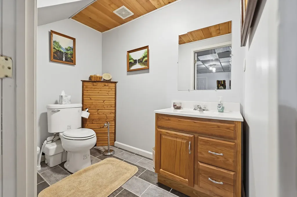 1594 Fox Creek Road Lawrenceburg KY 40342