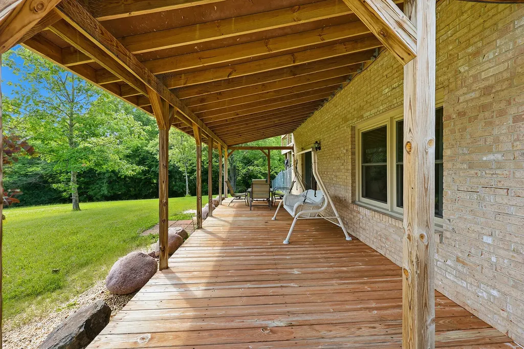 1594 Fox Creek Road Lawrenceburg KY 40342