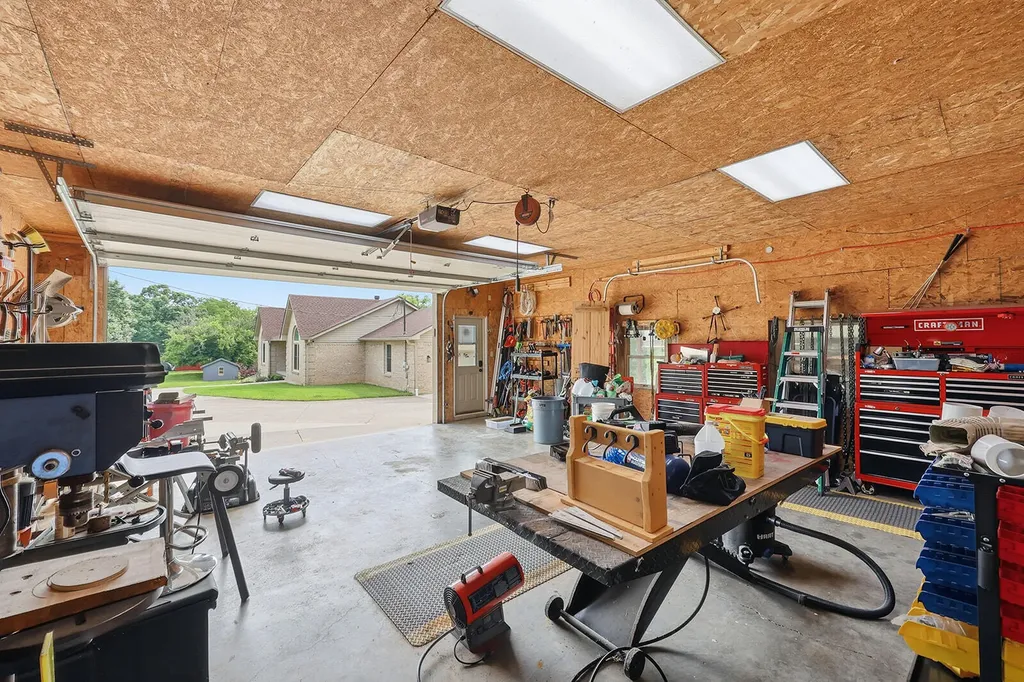 1594 Fox Creek Road Lawrenceburg KY 40342