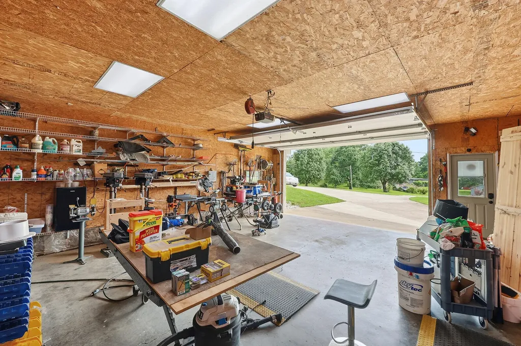 1594 Fox Creek Road Lawrenceburg KY 40342