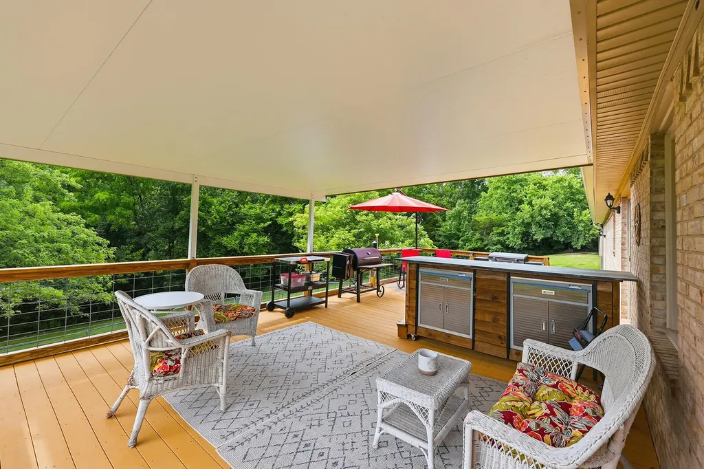 1594 Fox Creek Road Lawrenceburg KY 40342